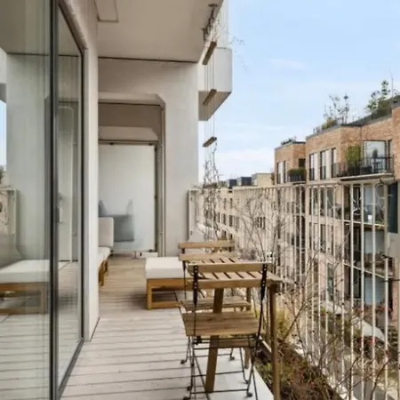 Luxury Waterfront In Διαμέρισμα *